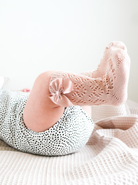 Pitsipolvisukat rusetilla vauvalle